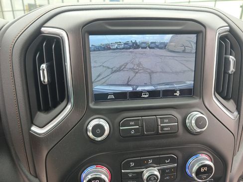 Used 2022 GMC Sierra 1500 AT4 AWD/4WD image 4