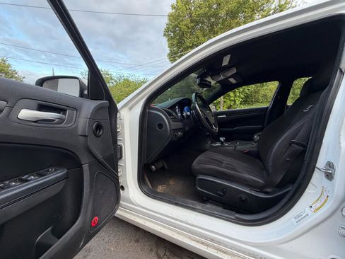 Used 2012 Chrysler 300 S RWD image 23