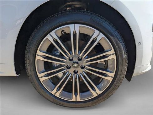 Used 2025 Land Rover Range Rover Sport Dynamic SE image 10