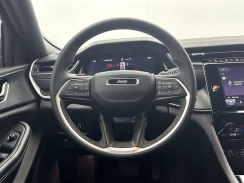 Used 2024 Jeep Grand Cherokee Laredo X w/ Trailer Tow Package image 18