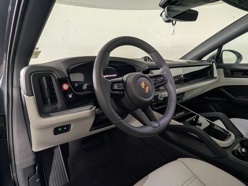 New 2026 Porsche Cayenne Coupe AWD/4WD image 4