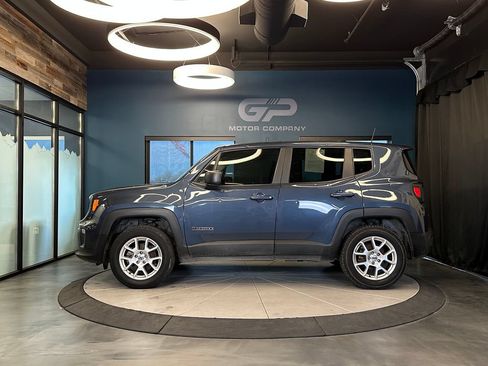 Used 2023 Jeep Renegade Latitude AWD/4WD image 6
