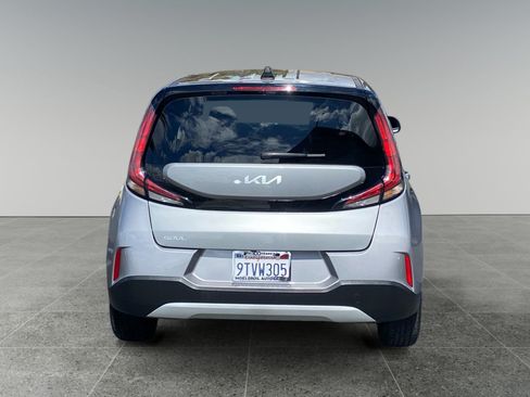 Used 2025 Kia Soul LX FWD image 4