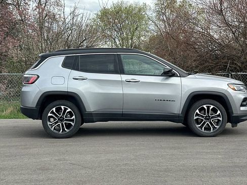 Used 2024 Jeep Compass Limited AWD/4WD image 3