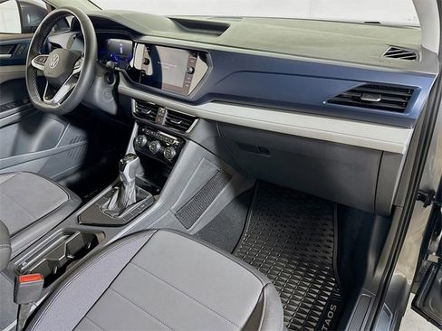 Used 2024 Volkswagen Taos SE image 27