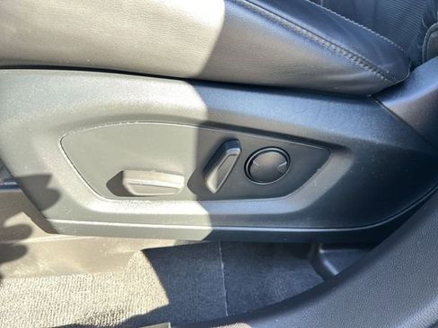 Used 2022 Ford Explorer Platinum w/ Equipment Group 601A image 10