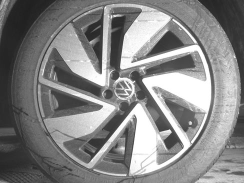 Used 2025 Volkswagen Atlas SE image 14