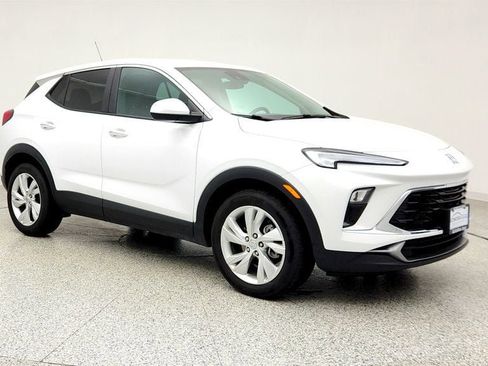 Used 2025 Buick Encore GX Preferred image 3