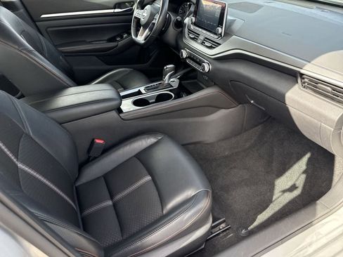 Used 2024 Nissan Altima 2.5 SR image 11