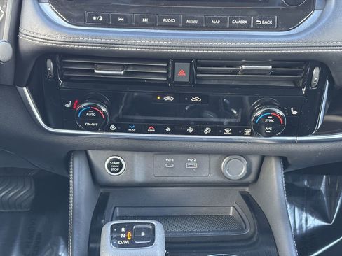 Used 2023 Nissan Rogue SL w/ SL Premium Package image 23