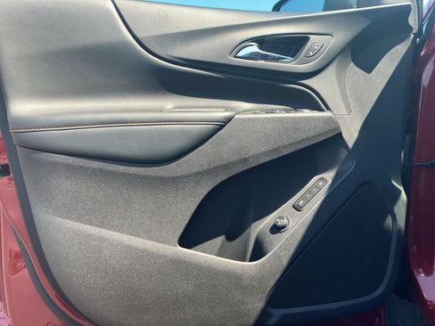 Used 2019 Chevrolet Equinox Premier FWD image 13