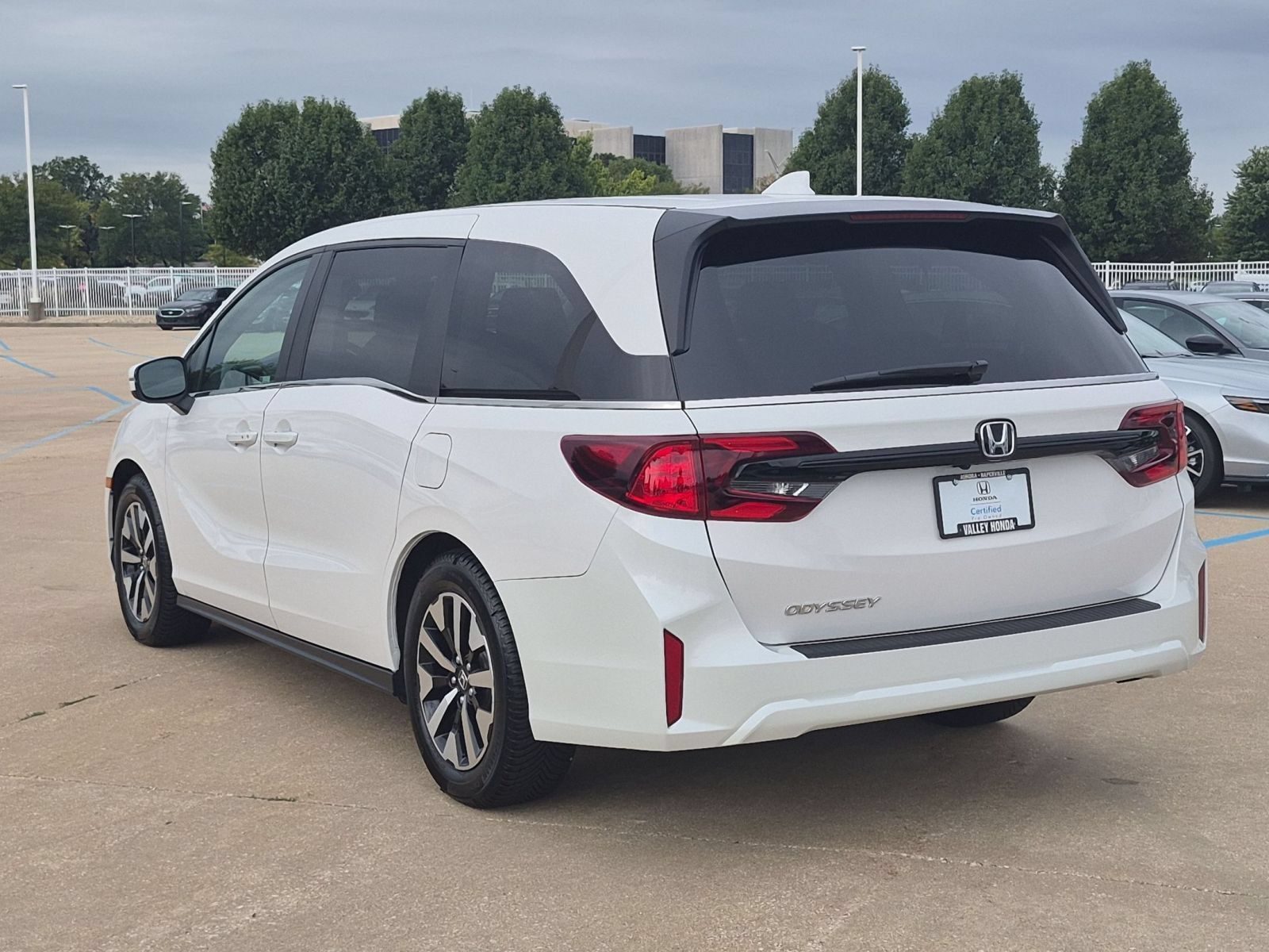 Certified 2025 Honda Odyssey EX-L image 8