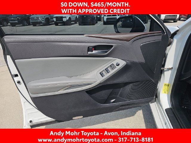 Used 2019 Toyota Avalon XLE w/ Moonroof Package FWD image 11