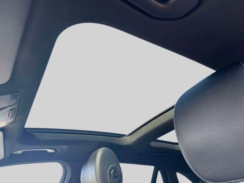 Used 2019 Mercedes-Benz GLC 300 4MATIC image 25