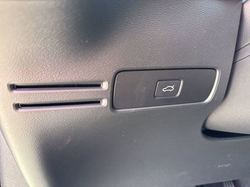 New 2026 Volvo XC40 B5 Plus w/ Protection Package Premier image 18