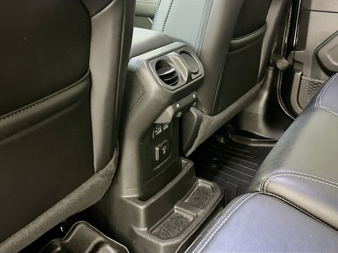 Used 2023 Jeep Wrangler Unlimited Sahara w/ Cold Weather Group AWD/4WD image 28