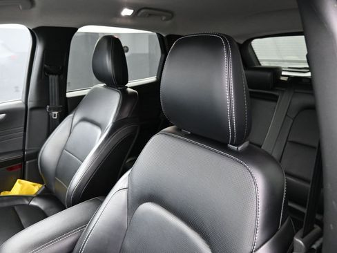 Used 2024 Ford Escape Platinum image 19