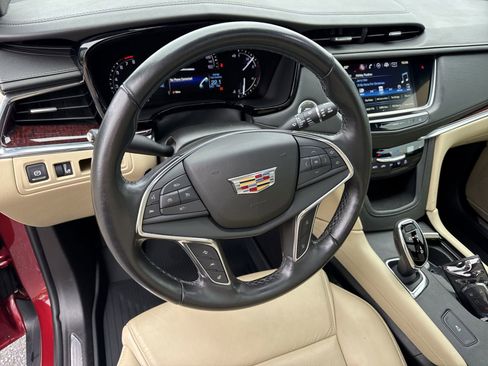 Used 2019 Cadillac XT5 Luxury image 18