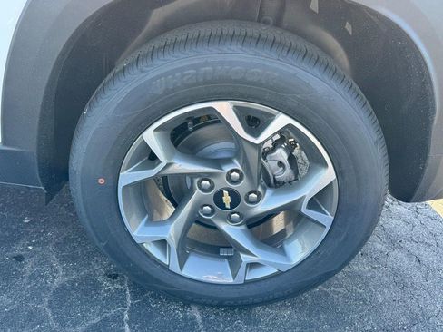 New 2026 Chevrolet Trax LT w/ Driver Confidence Package FWD image 30