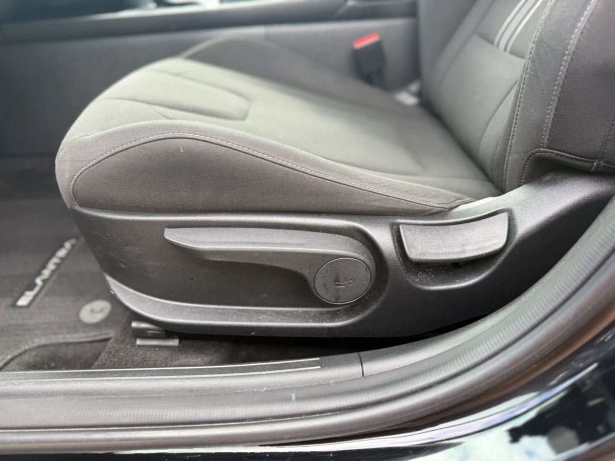 Used 2023 Hyundai Elantra SEL w/ Convenience Package FWD image 18