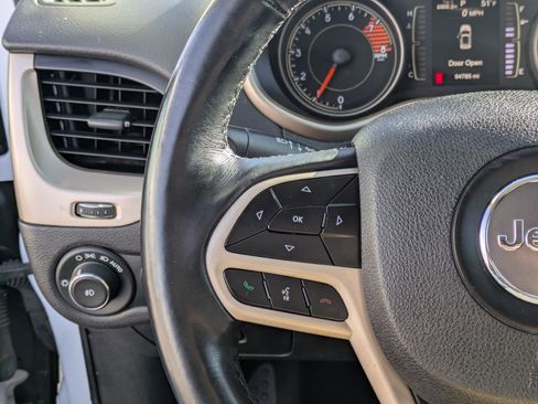 Used 2017 Jeep Cherokee Latitude w/ Trailer Tow Group image 18