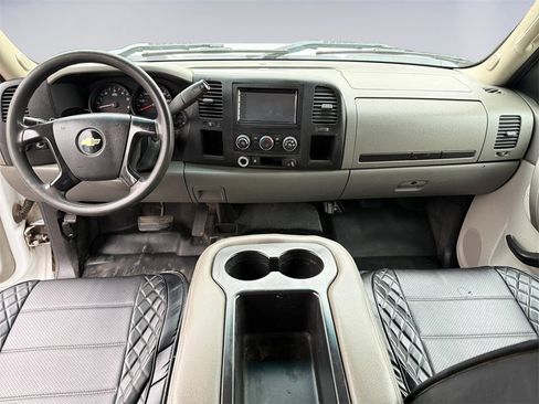 Used 2011 Chevrolet Silverado 1500 W/T image 12