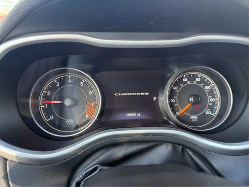 Used 2015 Jeep Cherokee Trailhawk AWD/4WD image 19