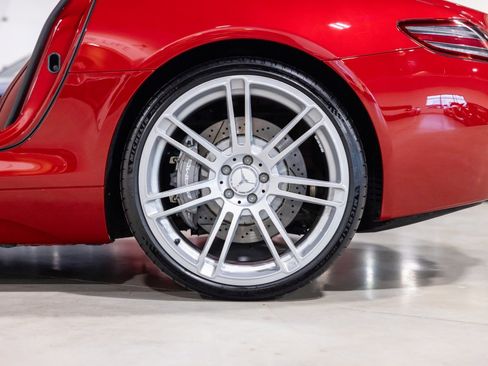 Used 2012 Mercedes-Benz SLS AMG Coupe image 17