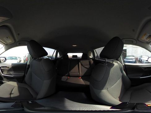 Used 2025 Toyota RAV4 LE image 41