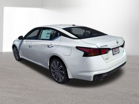 New 2026 Nissan Altima 2.5 SV AWD/4WD image 7