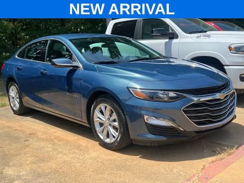 Used 2025 Chevrolet Malibu LT FWD image 1