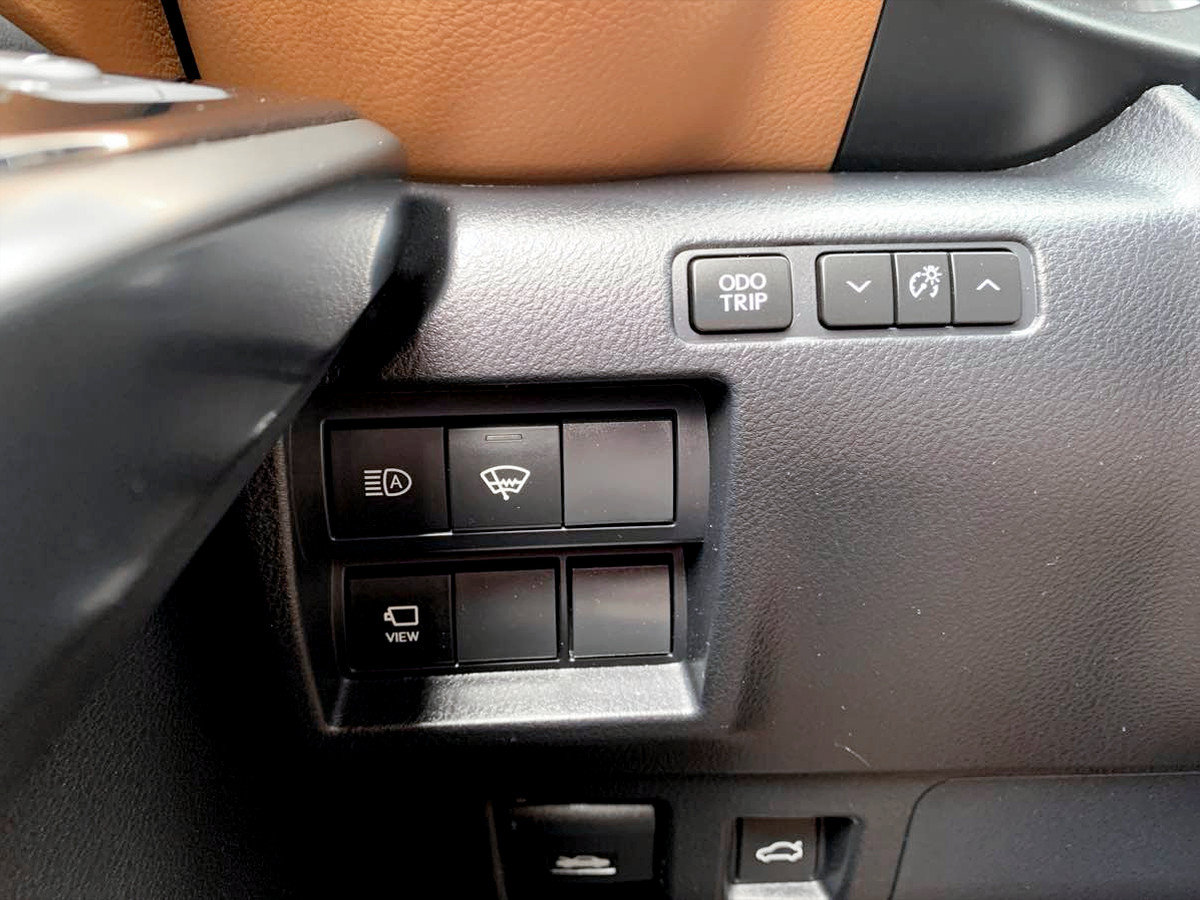 Used 2021 Lexus IS 300 AWD image 21