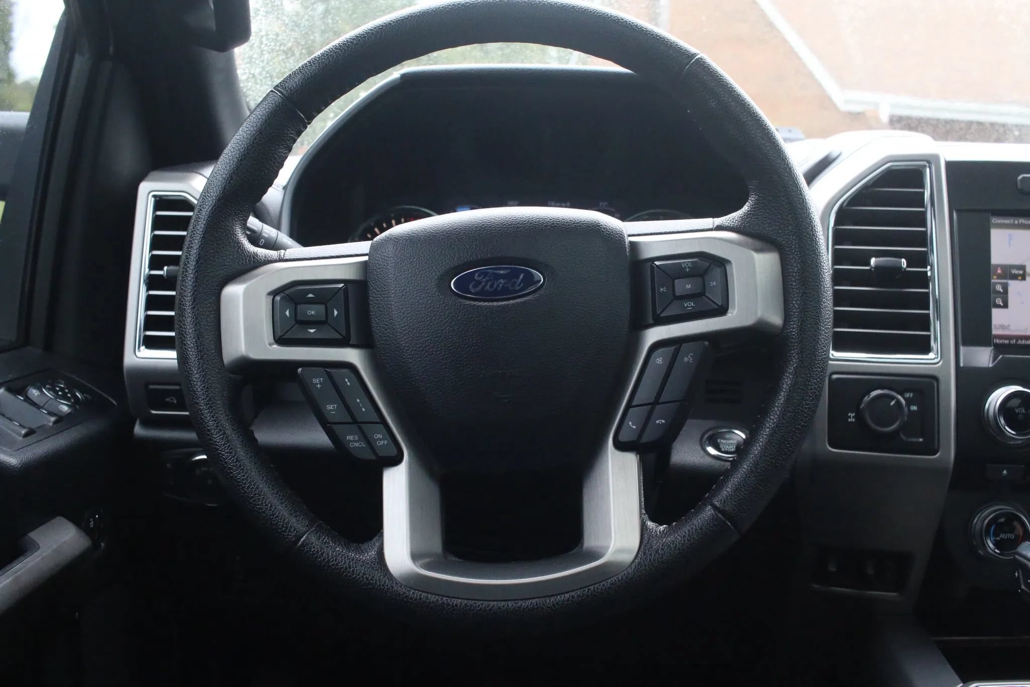 Used 2015 Ford F150 Platinum w/ Equipment Group 701A Luxury RWD image 21