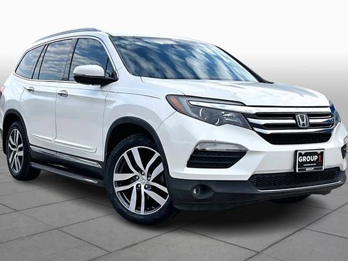 Used 2017 Honda Pilot Elite image 2