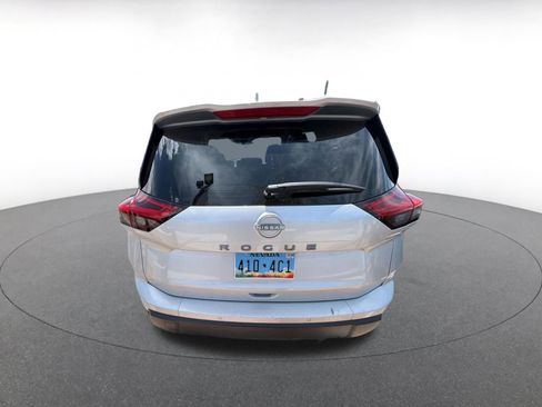 Used 2025 Nissan Rogue SV FWD image 5