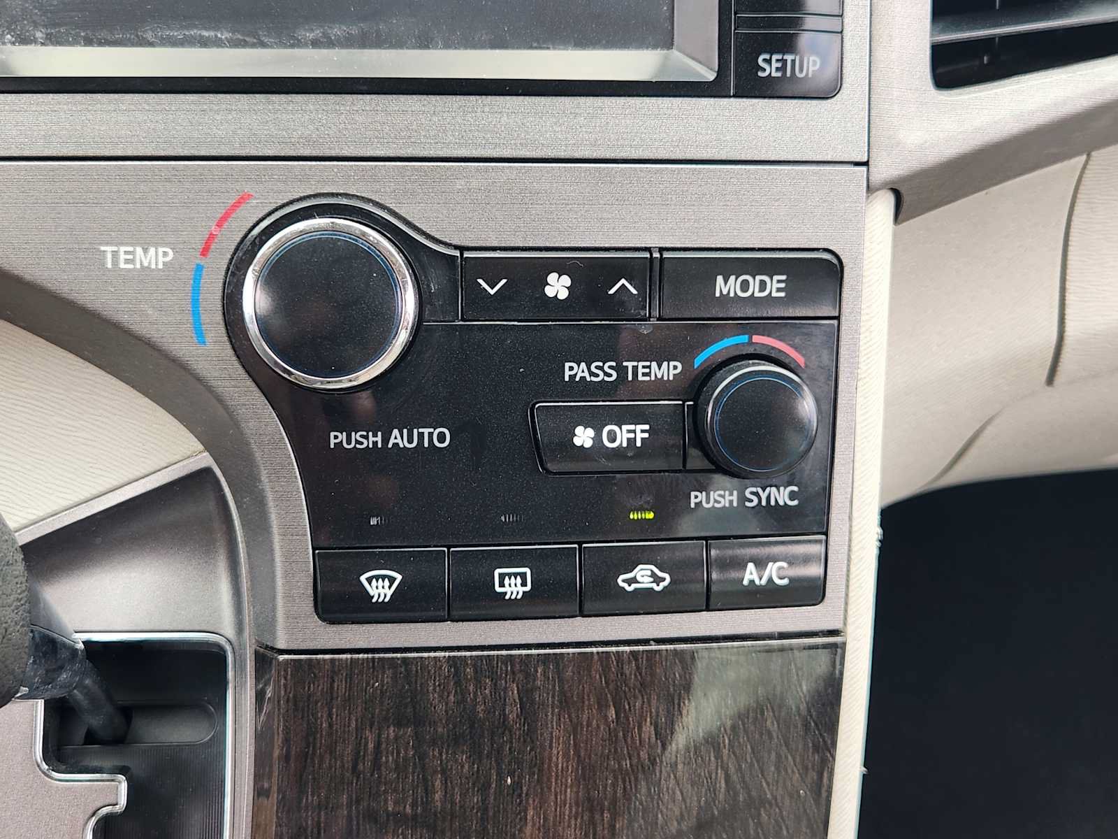 Used 2013 Toyota Venza LE w/ LE Convenience Pkg FWD image 18
