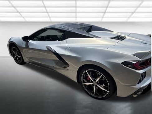Used 2022 Chevrolet Corvette Stingray Premium Conv w/ Z51 Performance Package RWD image 4