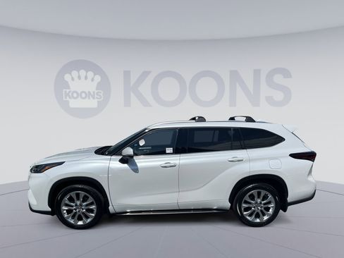 Used 2024 Toyota Highlander Limited AWD/4WD image 13