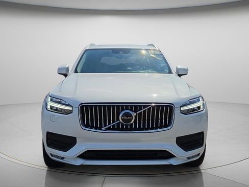 Used 2022 Volvo XC90 T5 Momentum w/ Climate Package FWD image 4