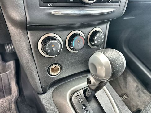 Used 2013 Nissan Rogue S FWD image 27