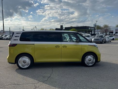 Used 2025 Volkswagen ID. Buzz 1st Edition image 5