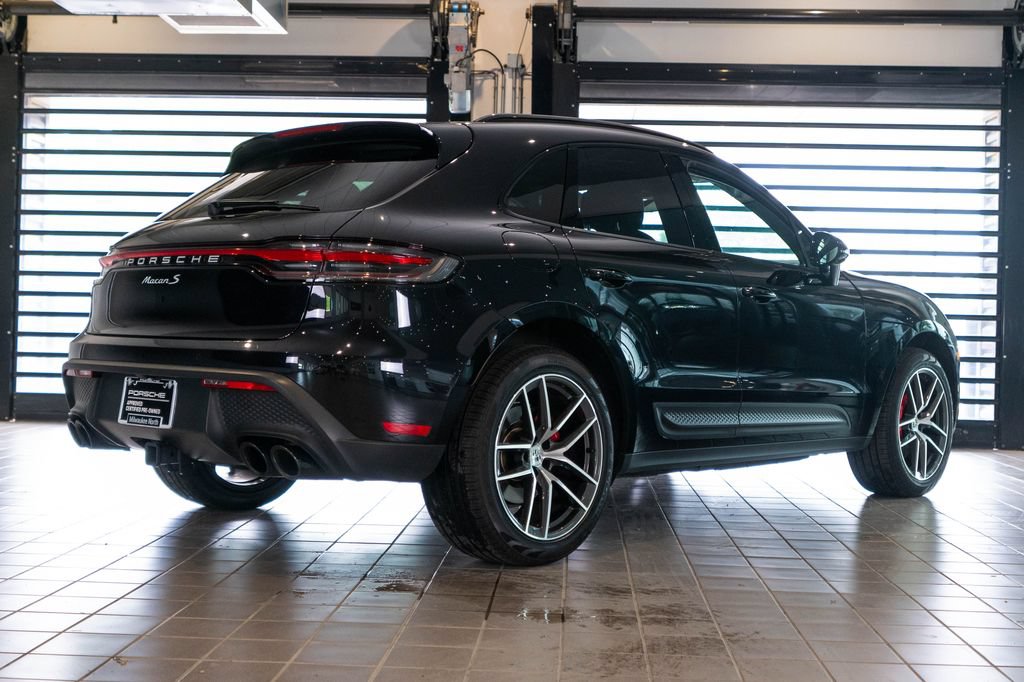 Certified 2024 Porsche Macan S AWD/4WD image 9