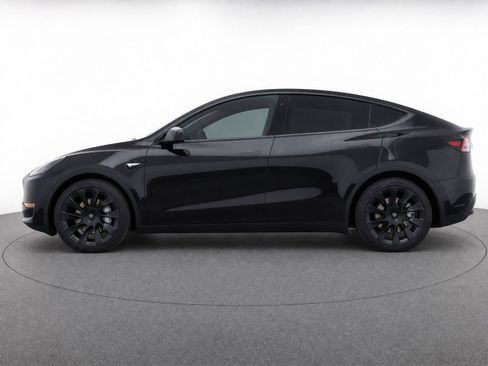 Used 2023 Tesla Model Y Long Range AWD/4WD image 7