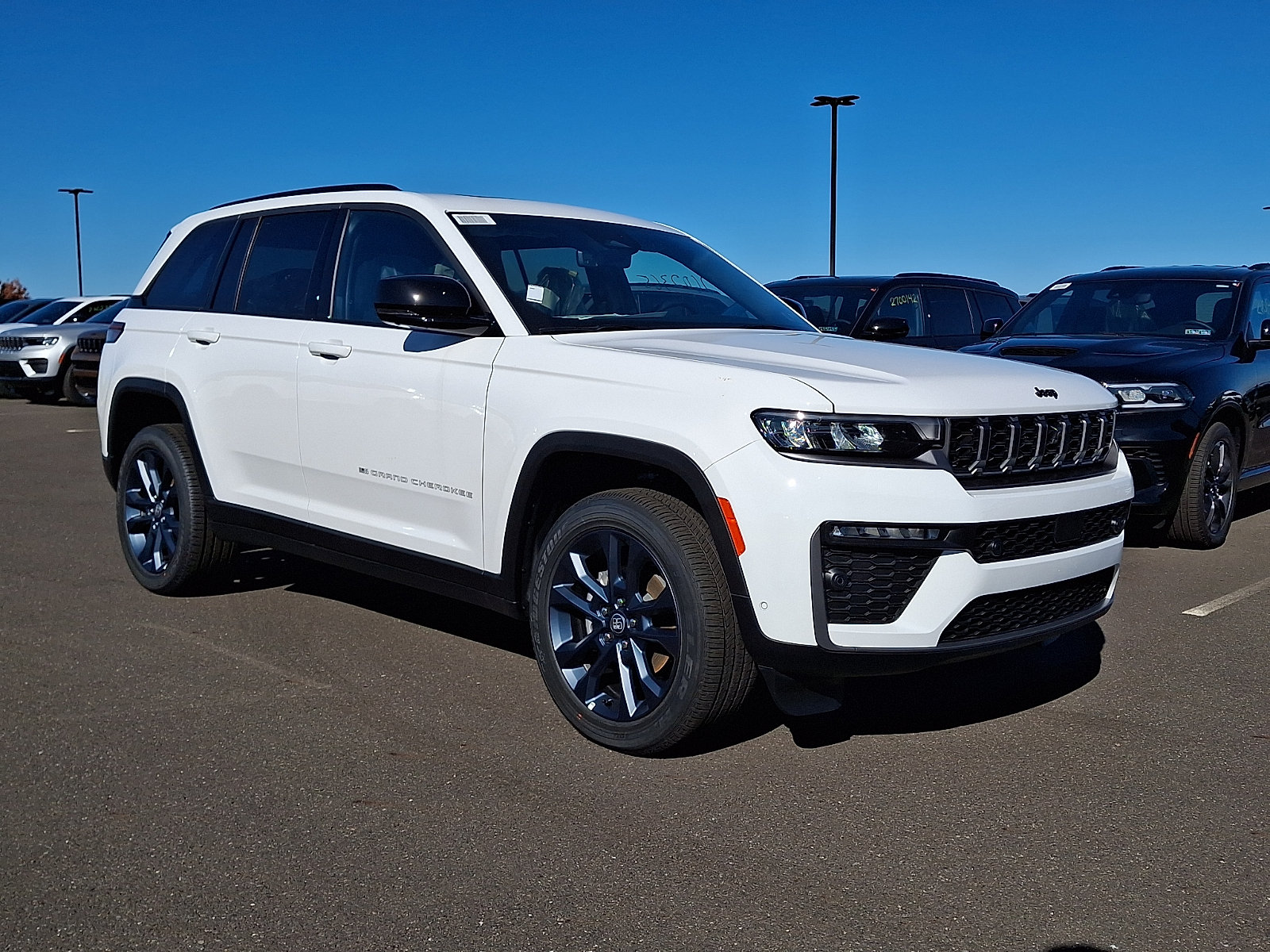 New 2026 Jeep Grand Cherokee Limited AWD/4WD image 1