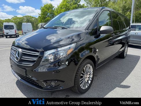 Used 2022 Mercedes-Benz Metris image 4
