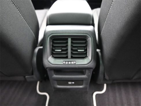 Certified 2023 Volkswagen Taos SE image 25