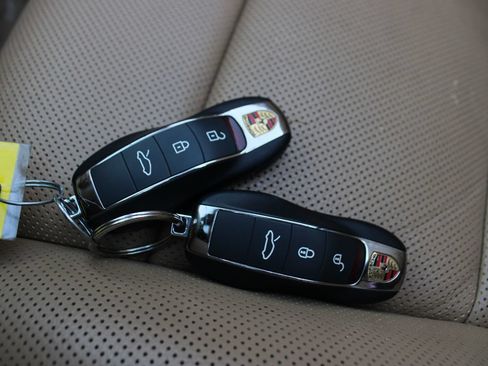 Used 2014 Porsche 911 Carrera 4S AWD/4WD image 43