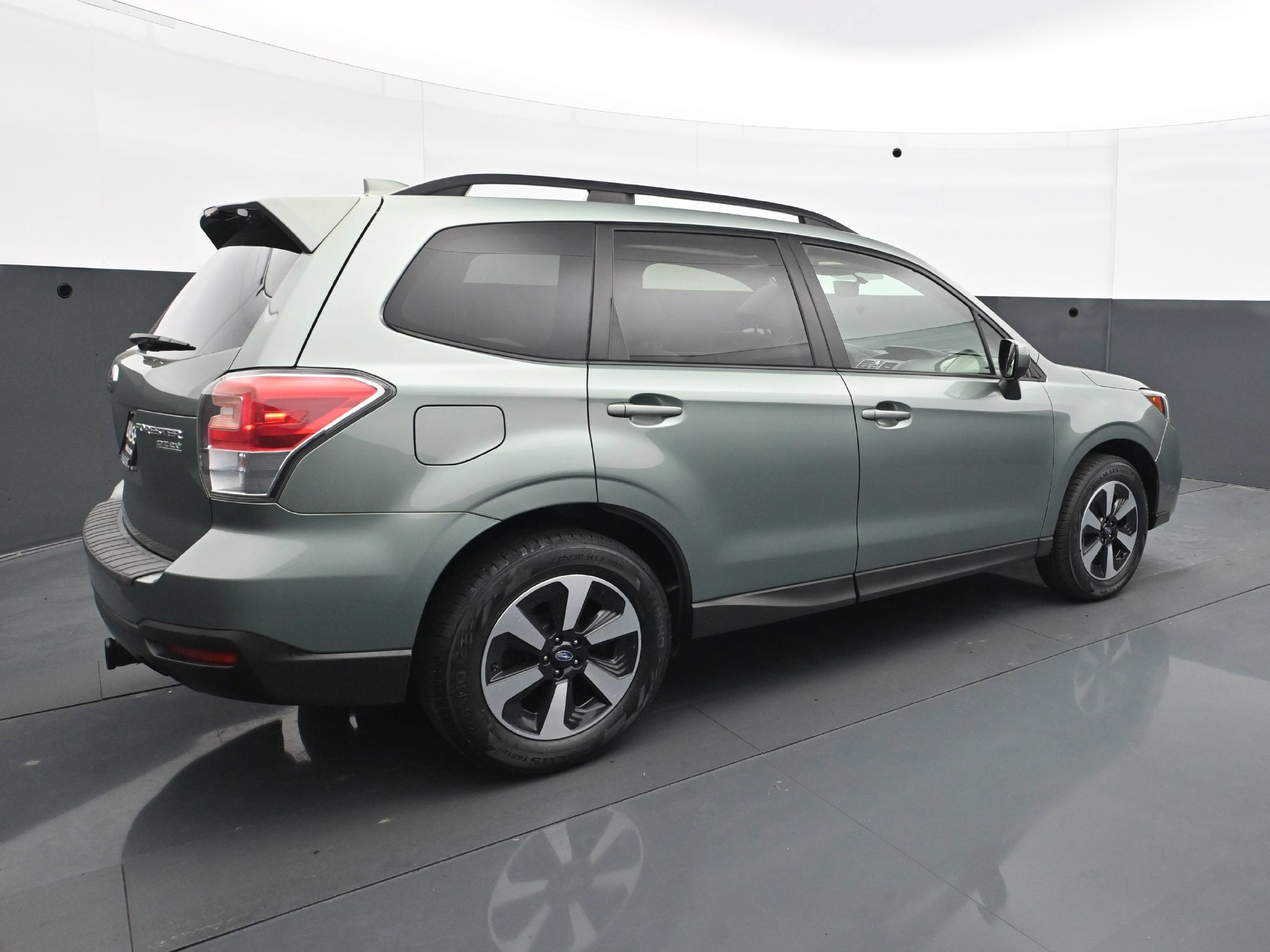Used 2017 Subaru Forester 2.5i Premium w/ Popular Package #2A AWD/4WD image 6