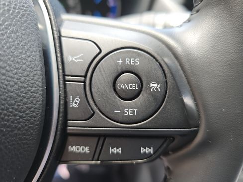 Used 2025 Toyota RAV4 XSE AWD/4WD image 17