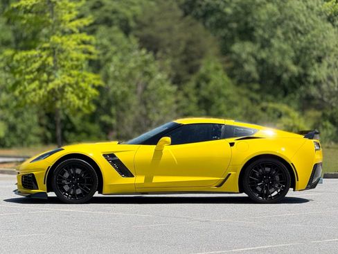 Used 2017 Chevrolet Corvette Z06 RWD image 9